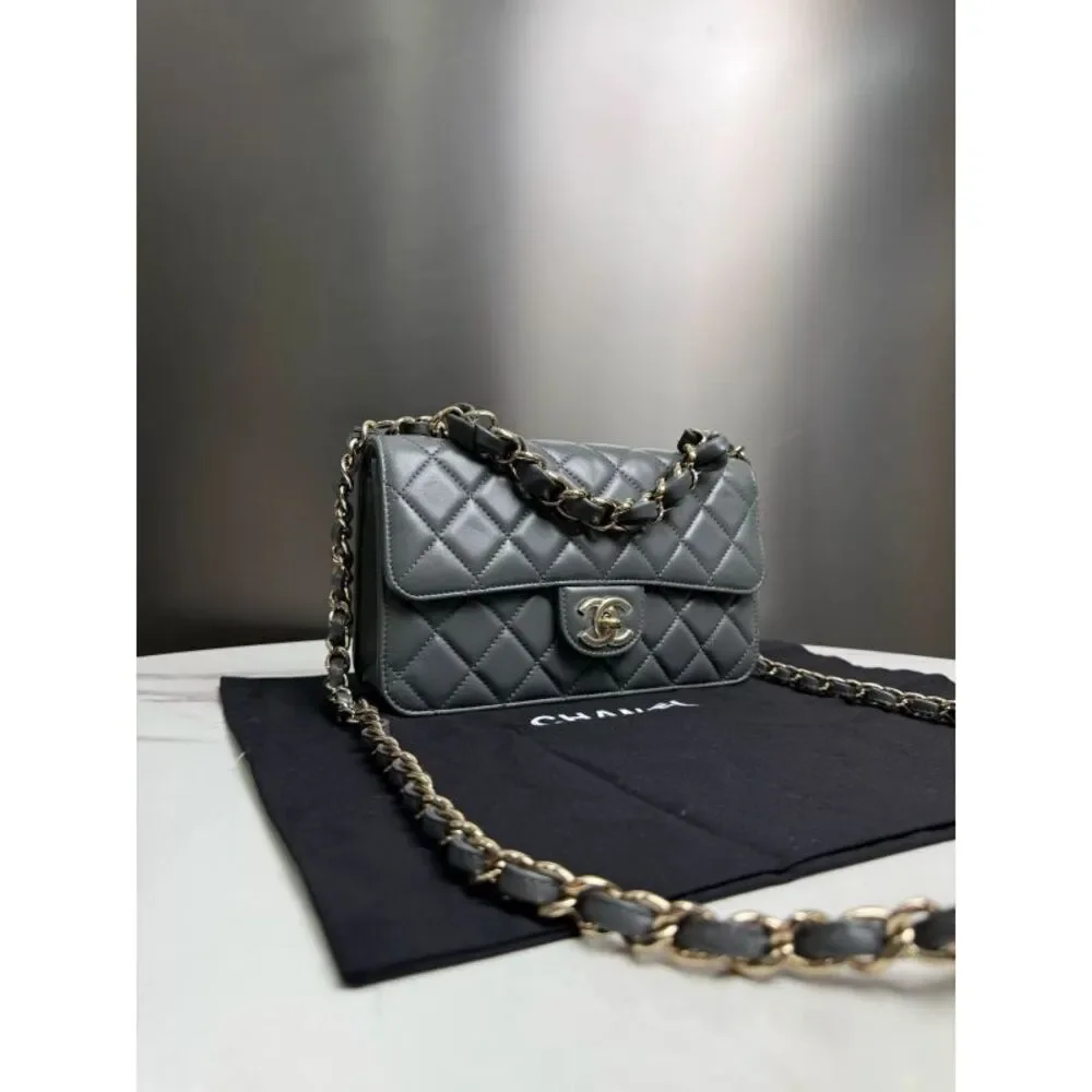CHANEL brand color